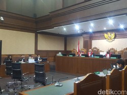 Sidang Terdakwa Penyuap Nurhadi, Hakim Konfirmasi Saksi soal Proyek PLMTH