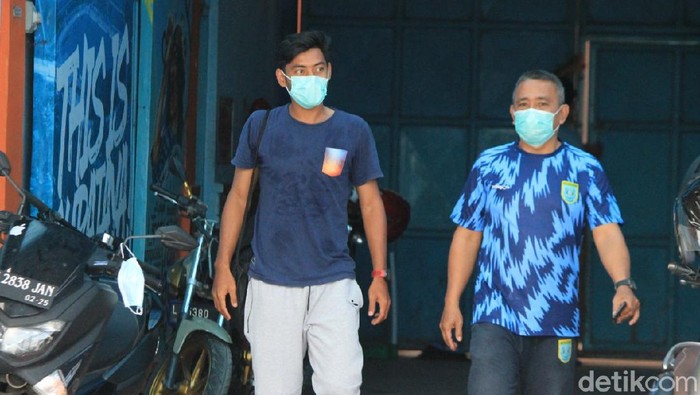 Persela Lamongan mendapatkan Syahroni.