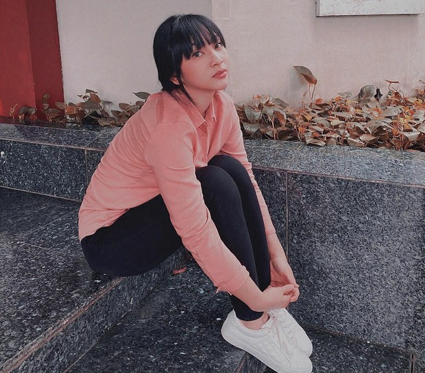 Tambahan poni Harini Sondakh bikin awet muda/Foto: Instagram.com/harinisondakh artis berponi imut