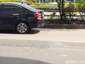 Bina Marga Jaktim Perbaiki 17 Kerusakan di Jl MT Haryono Arah Pancoran