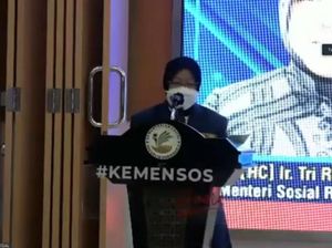 Kutip Bung Karno, Mensos Risma Kukuhkan Pengurus Karang Taruna Kutip Bung Karno, Mensos Risma Kukuhkan Pengurus Karang Taruna