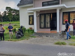 Dua Terduga Teroris di Kediri Diamankan Densus 88 dalam Satu Mobil