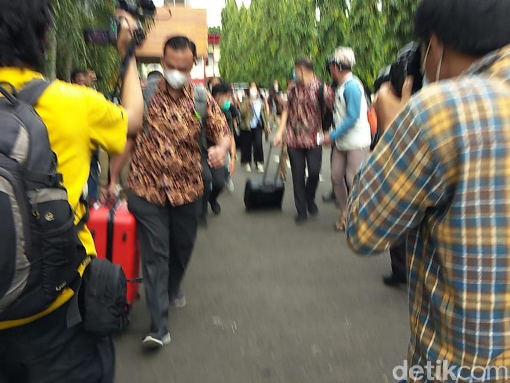 Geledah 4 Lokasi di Sulsel, KPK Sita Uang-Dokumen Perkara Nurdin Abdullah Geledah 4 Lokasi di Sulsel, KPK Sita Uang-Dokumen Perkara Nurdin Abdullah