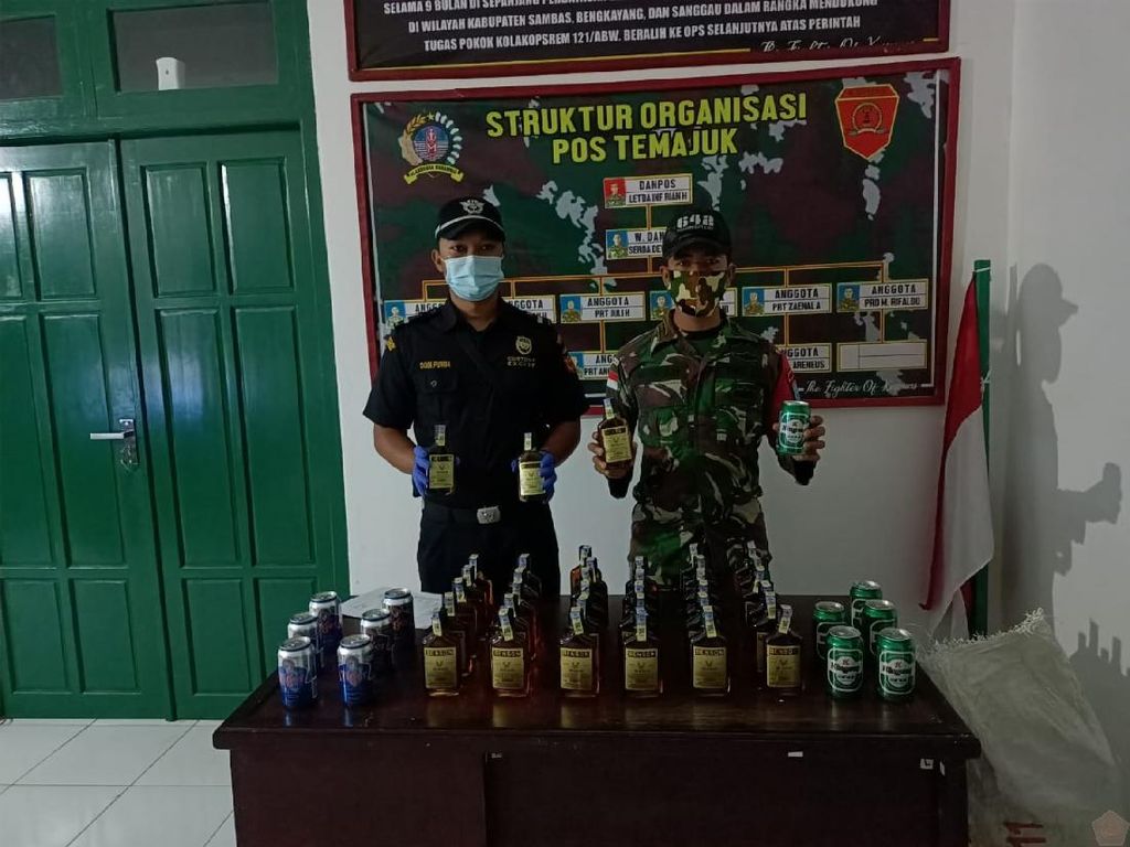 TNI Kembali Amankan 10 TKI Ilegal dan Miras Selundupan dari Malaysia