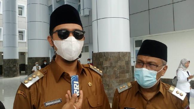 Alasan Walkot Bukittinggi Wajibkan ASN Pria Salat Subuh Berjemaah Alasan Walkot Bukittinggi Wajibkan ASN Pria Salat Subuh Berjemaah