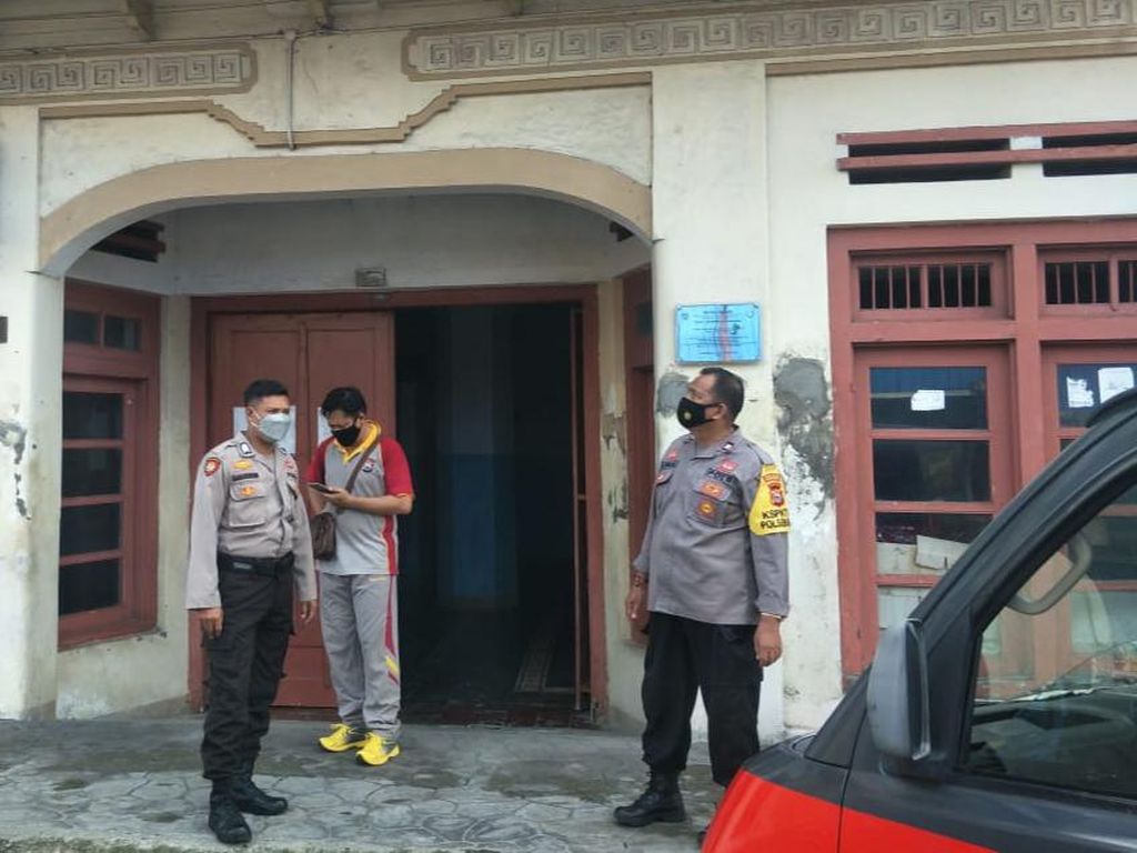 Wanita Ditemukan Tewas Tanpa Busana di Kamar Mandi Hotel Parepare Wanita Ditemukan Tewas Tanpa Busana di Kamar Mandi Hotel Parepare