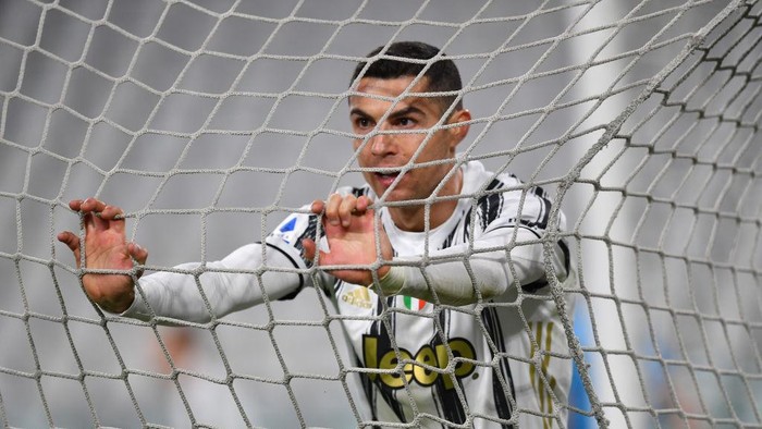 TURIN, ITALY - MARCH 02: Cristiano Ronaldo of Juventus looks on  during the Serie A match between Juventus and Spezia Calcio at Allianz Stadium on March 02, 2021 in Turin, Italy. Sporting stadiums around the Italy remain under strict restrictions due to the Coronavirus Pandemic as Government social distancing laws prohibit fans inside venues resulting in games being played behind closed doors. (Photo by Valerio Pennicino/Getty Images)