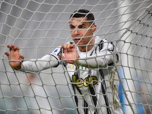 Hubungan Ronaldo dengan Mendiang Ayah: Benci tapi Cinta Hubungan Ronaldo dengan Mendiang Ayah: Benci tapi Cinta