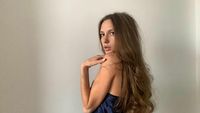 8 Potret Wasit Cantik dari Rusia, Penampilannya Bak Model 