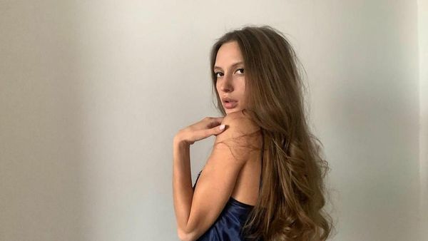 8 Potret Wasit Cantik dari Rusia, Penampilannya Bak Model 