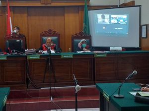 Pembobol Data Pribadi Denny Siregar Divonis 8 Bulan Penjara Pembobol Data Pribadi Denny Siregar Divonis 8 Bulan Penjara