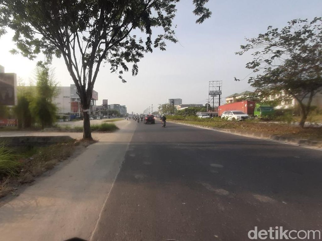 Sempat Berkabut dan Bau Asap, Langit Pekanbaru Cerah Pagi Ini Sempat Berkabut dan Bau Asap, Langit Pekanbaru Cerah Pagi Ini