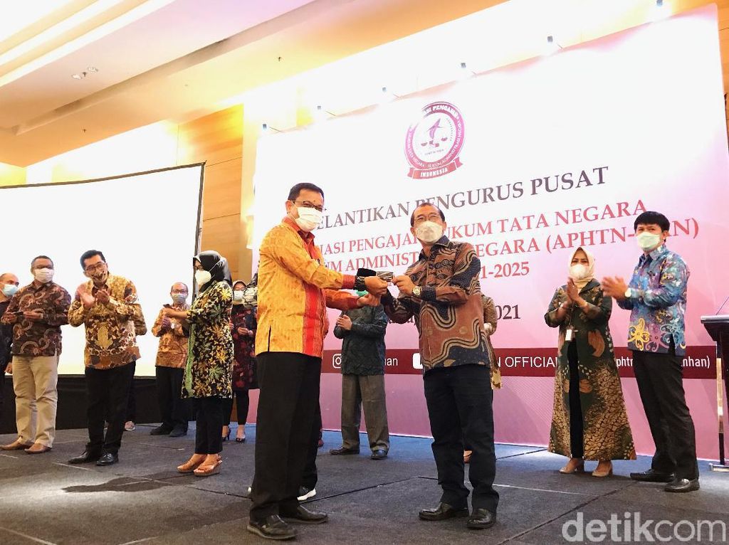 Para Pendekar HTN Berkumpul di Bali Bahas Demokrasi Pasca Amandemen UUD 1945 Para Pendekar HTN Berkumpul di Bali Bahas Demokrasi Pasca Amandemen UUD 1945