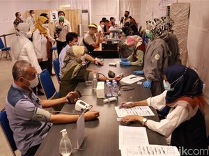 Ratusan Pedagang di Mal Kota Bandung Jalani Vaksinasi Covid-19