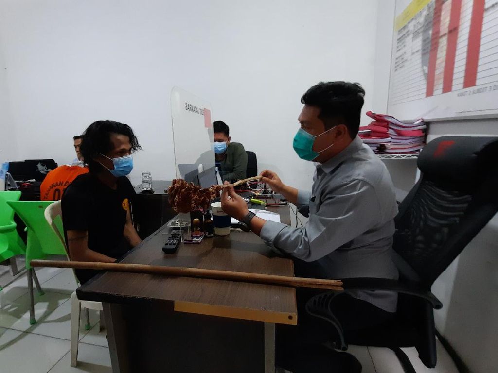 Nyabu lalu Curi Ponsel Tetangga, Pria di Sumsel Ditangkap Polisi Nyabu lalu Curi Ponsel Tetangga, Pria di Sumsel Ditangkap Polisi