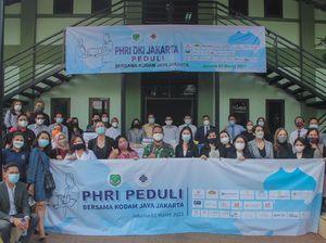 PHRI DKI dan Kodam Jaya Bagi Sembako-Masker untuk Warga Terdampak COVID-19