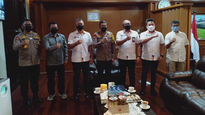 Menjelang Piala Menpora 2021, PT Liga Indonesia Baru menemi Polda Jawa Barat.