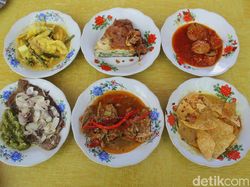 Meski Ngumpet di Pasar, 5 Warung Padang Ini Selalu Laris Dicari Pengunjung