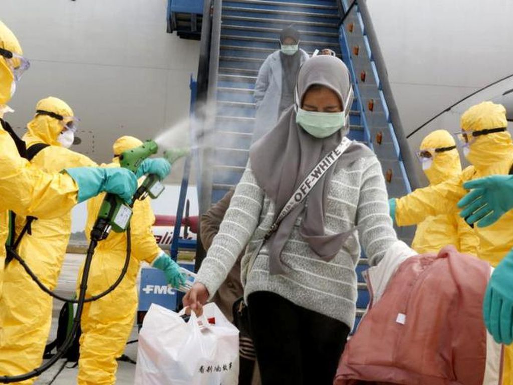 Setahun Pandemi di Indonesia, Gelombang Pertama Belum Usai