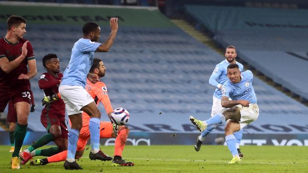 Soccer Football - Premier League -Manchester City v Wolverhampton Wanderers - Etihad Stadium, Manchester, Britain - March 2, 2021 Manchester City's Gabriel Jesus scores their second goal Pool via REUTERS/Carl Recine EDITORIAL USE ONLY. No use with unauthorized audio, video, data, fixture lists, club/league logos or 'live' services. Online in-match use limited to 75 images, no video emulation. No use in betting, games or single club /league/player publications.  Please contact your account representative for further details.