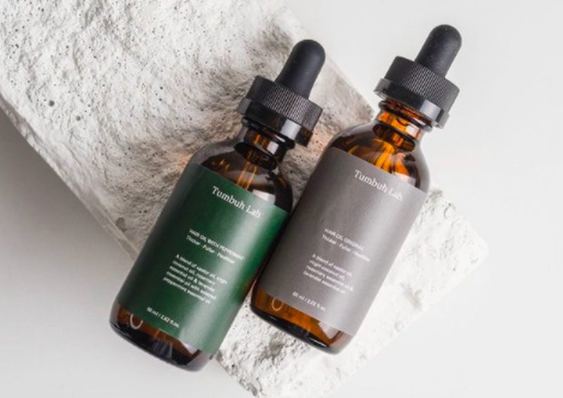 Tumbuh Lab Hair Oil/ Sumber: Instagram.com/tumbuhlab/ Hair oil dari Tumbuh Lab memiliki kandungan berbagai macam minyak alami seperti coconut oil, castor oil, rosemary essential oil, dan lavender oil yang sangat baik untuk kesehatan rambut.