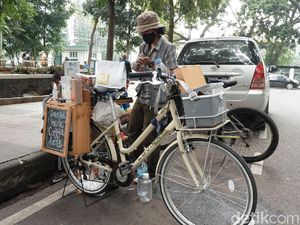 Meraup Cuan Lewat Jualan Kopi Keliling di Masa Pandemi Meraup Cuan Lewat Jualan Kopi Keliling di Masa Pandemi