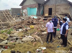 Wabup Sugirah Tinjau Warga Terdampak Banjir di Wongsorejo Banyuwangi