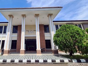 PN Cibadak Tidak Tayangkan Sidang Vonis Kasus Bola Sabu 402 Kg PN Cibadak Tidak Tayangkan Sidang Vonis Kasus Bola Sabu 402 Kg