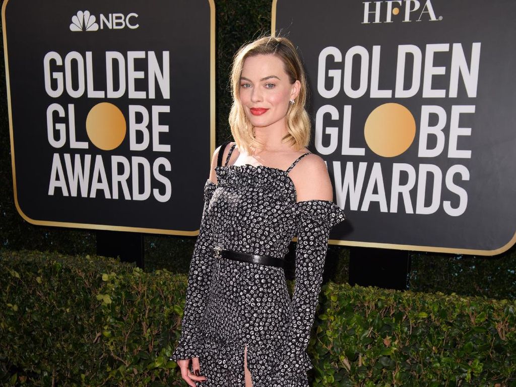 Red Carpet Golden Globes 2021 yang Tak Seglamor Dulu Red Carpet Golden Globes 2021 yang Tak Seglamor Dulu