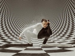 Adidas dan Tommy Cash Rilis Sneakers Unik, Diklaim Terpanjang di Dunia