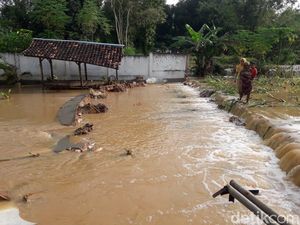 Hujan Lebat di Sumenep Banjiri 2 Desa dan Rusak Ponpes Hujan Lebat di Sumenep Banjiri 2 Desa dan Rusak Ponpes