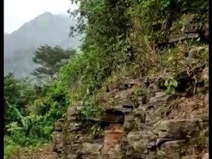 Batu Berundak Mirip Candi Ditemukan di Lereng Gunung Muria Kudus