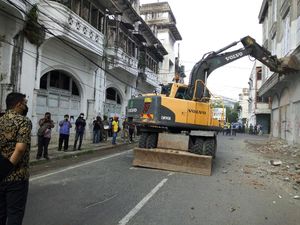 Bobby Beraksi, Bangunan Ilegal di Kesawan Medan Mulai Dirobohkan