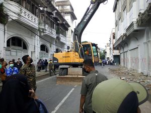 Bobby Ancam Ratakan Bangunan Ilegal di Kesawan Jika Tak Diubah Bentuk Semula