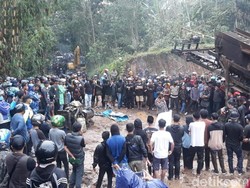 Warga Tasik Desak Pemerintah Cabut Izin Tambang di Kaki Gunung Galunggung
