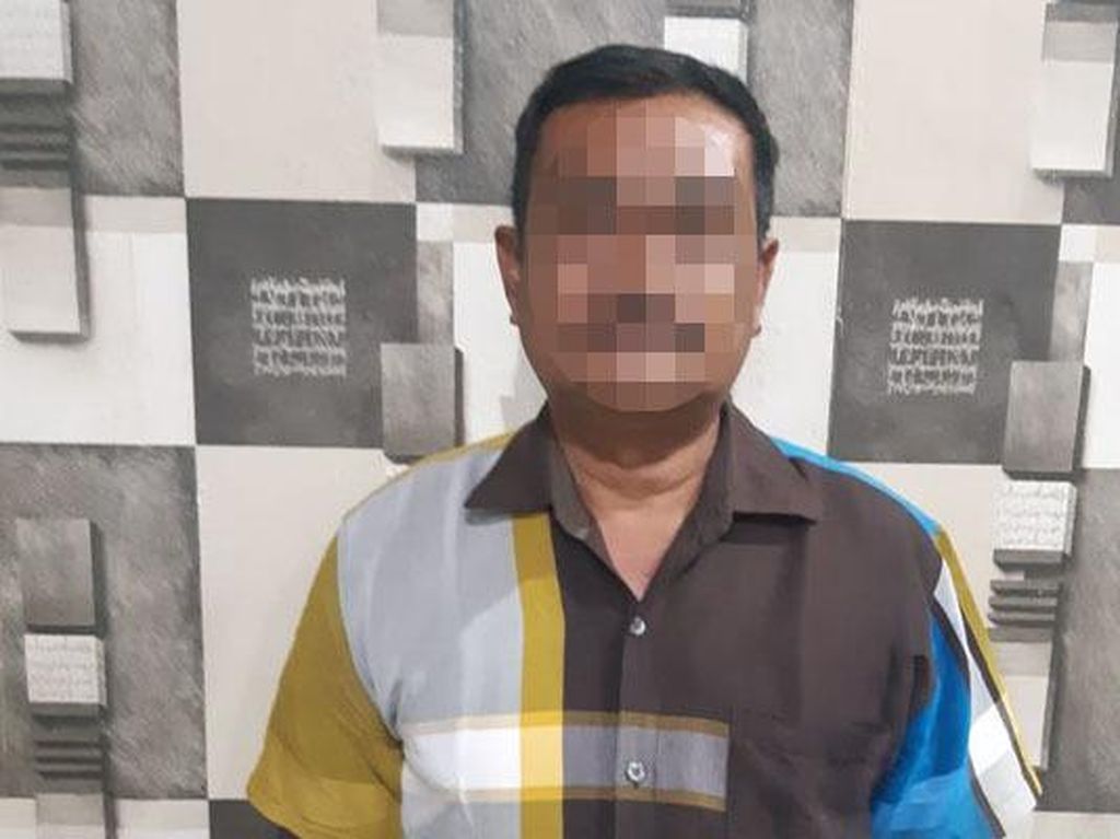 Pria di Lolak Sulut Ditahan Usai Unggah Foto Menag Bermata Satu Pria di Lolak Sulut Ditahan Usai Unggah Foto Menag Bermata Satu