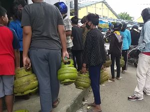 Elpiji 3 Kg Langka di Parepare, Warga Rela Berdesakan Biar Kebagian