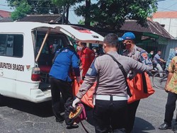 Kecelakaan Truk Vs Motor di Sragen, Ibu dan 2 Anaknya Tewas