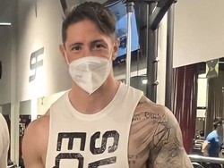 Lagi-lagi Penampakan Badan Kekar Fernando Torres