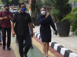 Usai Wajib Lapor, Gisella Anastasia Sambangi Kejari Jaksel