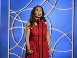 Pengakuan Salma Hayek, Nangis saat Beradegan Seks hingga Diskriminasi Hollywood