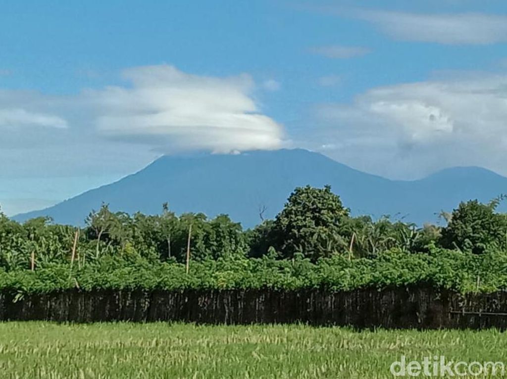 Erupsi Gunung Raung Terus Menurun Namun Statusnya Masih Waspada Erupsi Gunung Raung Terus Menurun Namun Statusnya Masih Waspada