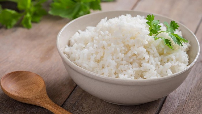 White rice in bowl nasi dingin