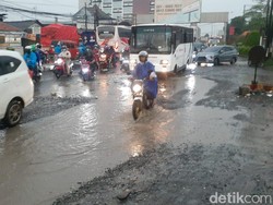 Warga Minta Jl Industri Bekasi Segera Diperbaiki, Jabar Tak Ada Anggaran