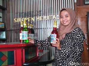 Pabrik Sirup Warisan Belanda di Surabaya Masih Berproduksi Secara Manual Pabrik Sirup Warisan Belanda di Surabaya Masih Berproduksi Secara Manual