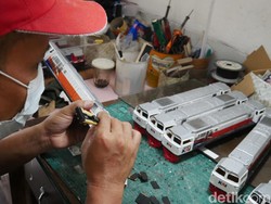 Pria Asal Cimahi Ini Raup Cuan dari Bisnis Miniatur Kereta Api