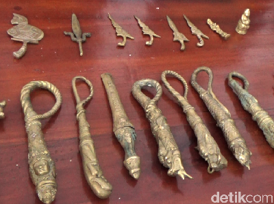 Ini Puluhan Benda Pusaka yang Ditemukan Bocah di Lumajang