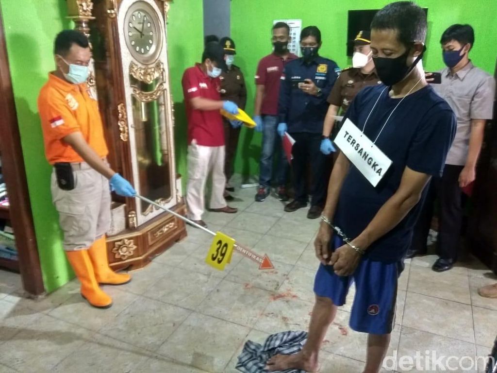 Pembunuhan Sadis 4 Orang Sekeluarga di Rembang Direkonstruksi