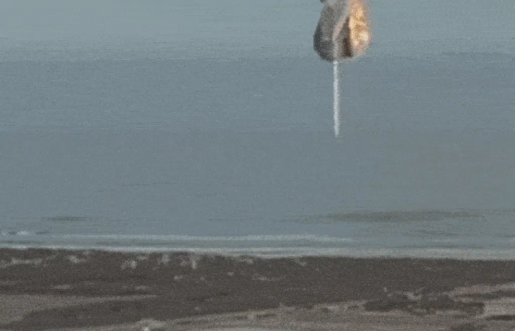 Roket SpaceX Starship Berhasil Mendarat, Tapi Langsung Meledak