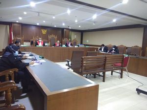 Kasus Pengadaan Alkes RS Unair, Saksi Ungkap Perubahan Pemenang Lelang Kasus Pengadaan Alkes RS Unair, Saksi Ungkap Perubahan Pemenang Lelang